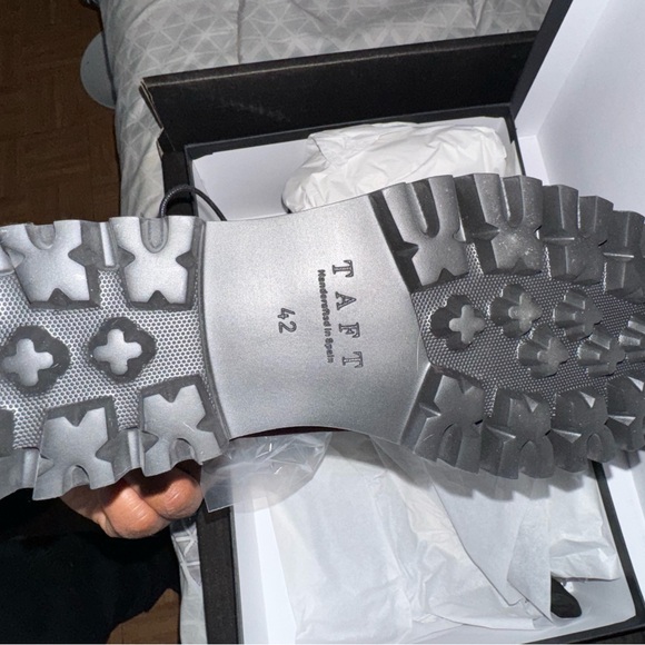 Taft Oxblood Men's Boots - Picture 3 of 3